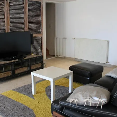 Merignac, 3 Pieces, 4 Personnes - Fr-1-653-17 *